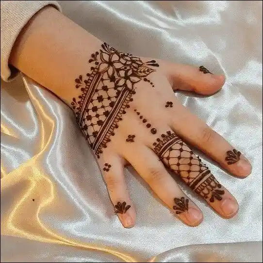 mehndi-design-simple