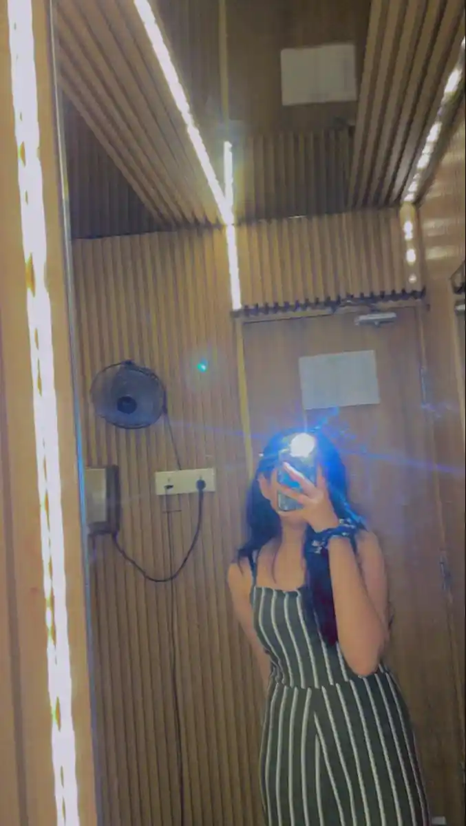 mirror-hide-face-girl-dp