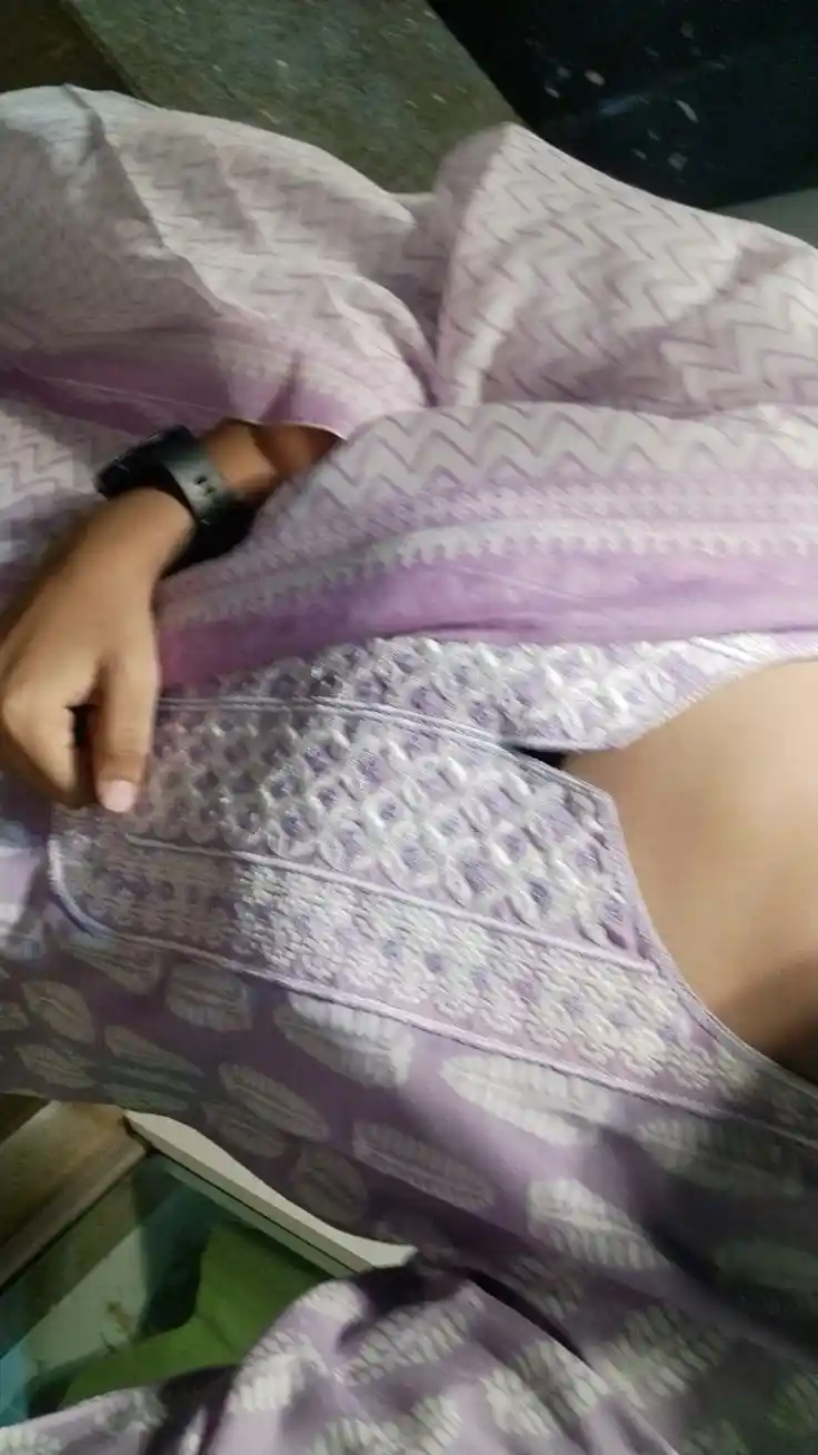 profile-hidden-face-mirror-selfie-dp