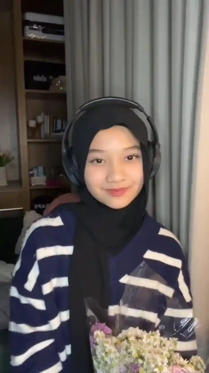 stylish-instagram-hijab-girl-dp