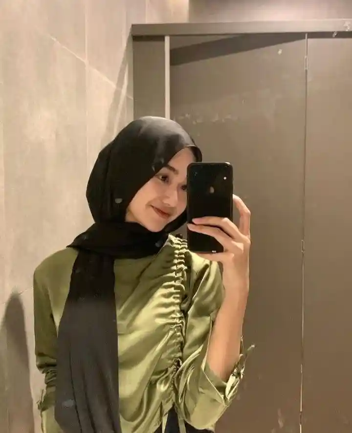 stylish-instagram-hijab-girl-dp