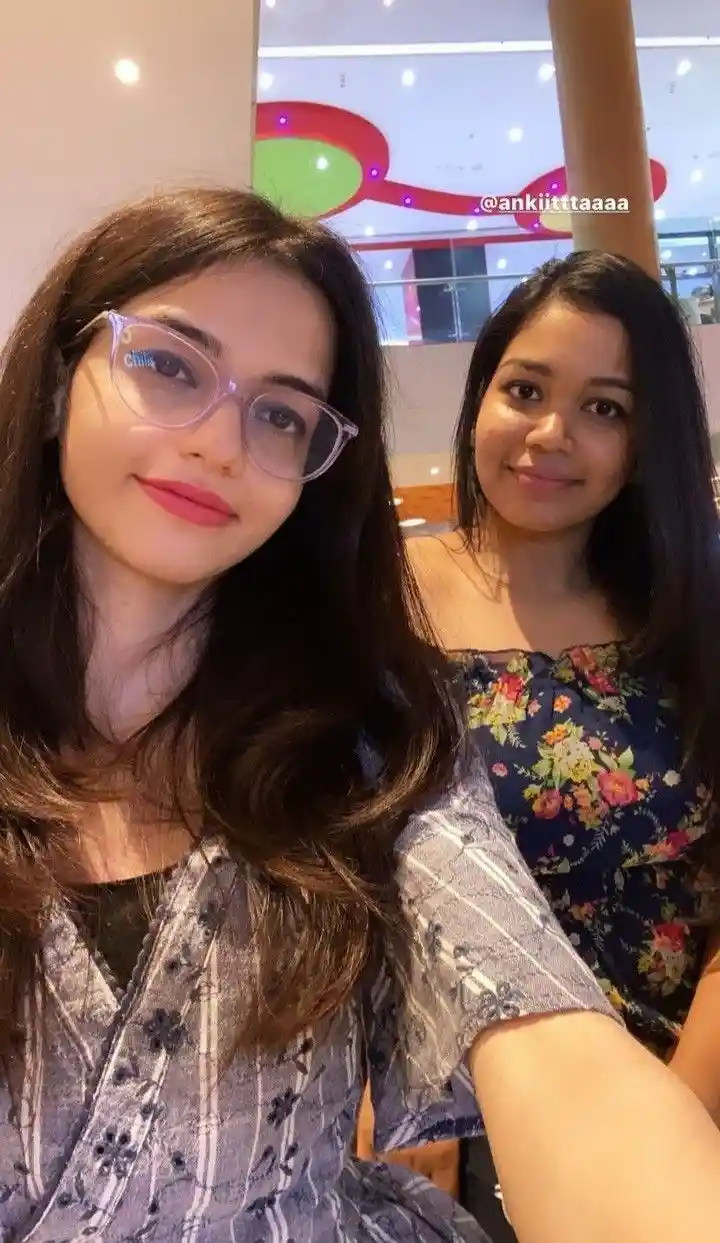 cool-attitude-girl-dp