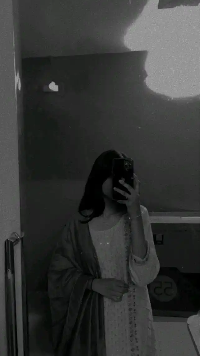 hide-face-girl-pic-dp