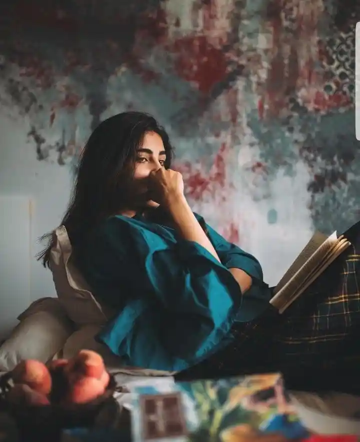 sad-girl-profile-pictures