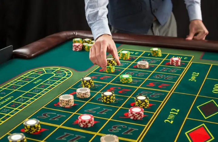 Live Casino Online Games vs. Traditional Casino Which Is Better