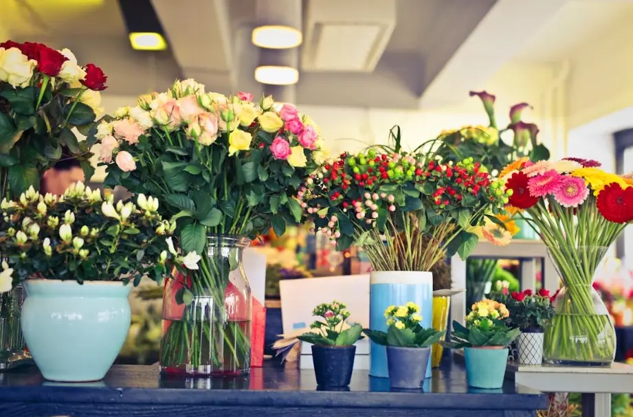 Simple Ways to Style Flower Arrangements for Instagram-Worthy Photos