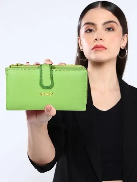 Stylish Wallets for Women Chic, Compact, and Organised