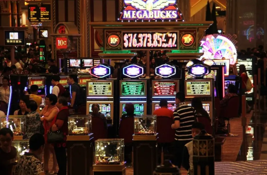 What Is The Difference Between A Local And A Network Progressive Jackpot