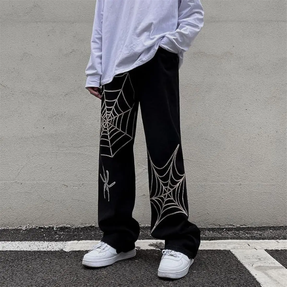 Why Are Sp5der Pants Best Streetwear Outfit
